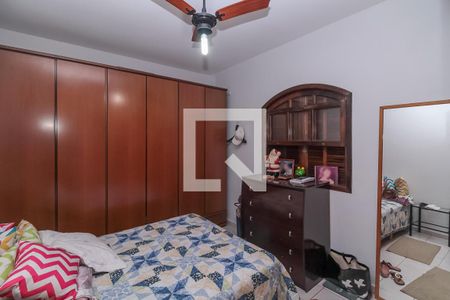 Casa à venda com 330m², 4 quartos e 2 vagas Casa à venda com 330m², 4 quartos e 2 vagasQuarto 1