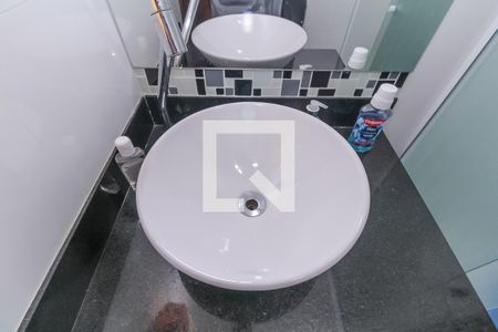 Casa à venda com 330m², 4 quartos e 2 vagas Casa à venda com 330m², 4 quartos e 2 vagasBanheiro 2