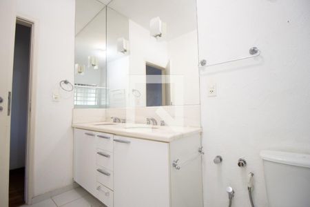 Casa à venda com 350m², 5 quartos e 10 vagas Casa à venda com 350m², 5 quartos e 10 vagasBanheiro