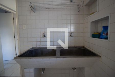 Casa à venda com 350m², 5 quartos e 10 vagas Casa à venda com 350m², 5 quartos e 10 vagasÁrea de Serviço