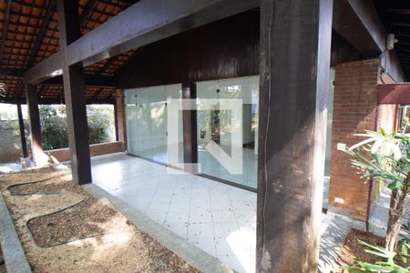 Casa à venda com 350m², 5 quartos e 10 vagas Casa à venda com 350m², 5 quartos e 10 vagasÁrea comum