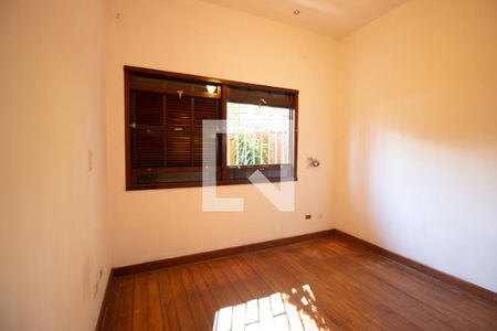 Casa à venda com 350m², 5 quartos e 10 vagas Casa à venda com 350m², 5 quartos e 10 vagasQuarto 2