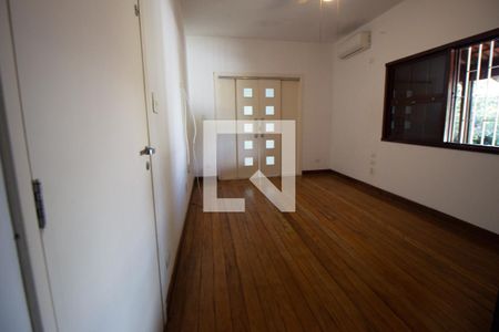 Casa à venda com 350m², 5 quartos e 10 vagas Casa à venda com 350m², 5 quartos e 10 vagasSala