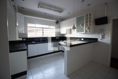 Casa à venda com 350m², 5 quartos e 10 vagas Casa à venda com 350m², 5 quartos e 10 vagasCozinha
