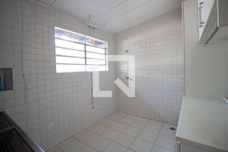 Casa à venda com 350m², 5 quartos e 10 vagas Casa à venda com 350m², 5 quartos e 10 vagasÁrea de Serviço