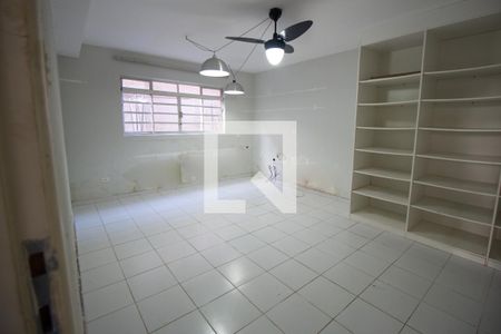 Casa à venda com 350m², 5 quartos e 10 vagas Casa à venda com 350m², 5 quartos e 10 vagasSala
