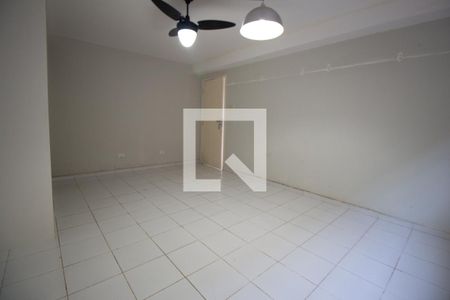 Casa à venda com 350m², 5 quartos e 10 vagas Casa à venda com 350m², 5 quartos e 10 vagasSala