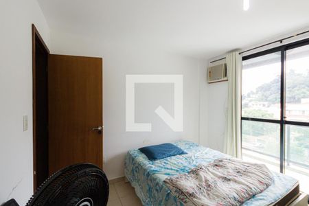 Casa de condomínio à venda com 280m², 4 quartos e 2 vagas Casa de condomínio à venda com 280m², 4 quartos e 2 vagasSuíte 2