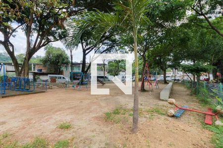 Casa de condomínio à venda com 280m², 4 quartos e 2 vagas Casa de condomínio à venda com 280m², 4 quartos e 2 vagasCondomínio