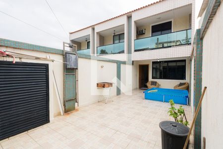 Casa de condomínio à venda com 280m², 4 quartos e 2 vagas Casa de condomínio à venda com 280m², 4 quartos e 2 vagasGaragem/Varanda