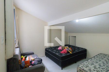 Casa de condomínio à venda com 280m², 4 quartos e 2 vagas Casa de condomínio à venda com 280m², 4 quartos e 2 vagasQuarto