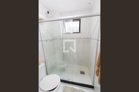 Casa de condomínio à venda com 280m², 4 quartos e 2 vagas Casa de condomínio à venda com 280m², 4 quartos e 2 vagasBanheiro da Suíte 2