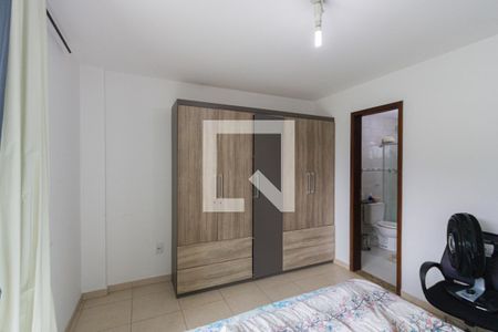 Casa de condomínio à venda com 280m², 4 quartos e 2 vagas Casa de condomínio à venda com 280m², 4 quartos e 2 vagasSuíte 2