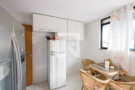 Casa de condomínio à venda com 280m², 4 quartos e 2 vagas Casa de condomínio à venda com 280m², 4 quartos e 2 vagasCozinha