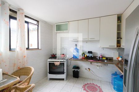 Casa de condomínio à venda com 280m², 4 quartos e 2 vagas Casa de condomínio à venda com 280m², 4 quartos e 2 vagasCozinha