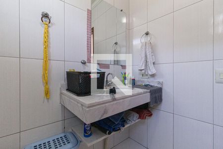 Casa à venda com 250m², 4 quartos e 3 vagasBanheiro da suíte 2