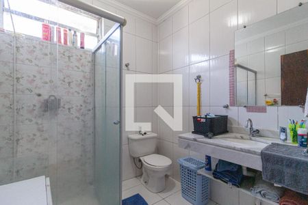 Casa à venda com 250m², 4 quartos e 3 vagasBanheiro da suíte 2