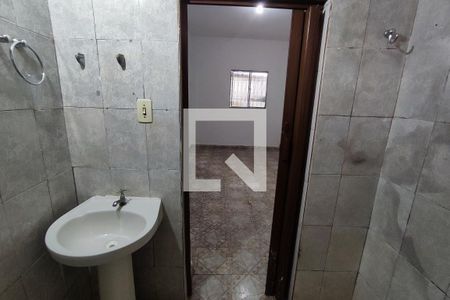 Banheiro de casa para alugar com 1 quarto, 35m² em Vila Paranagua, São Paulo