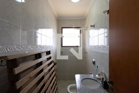 Casa de condomínio à venda com 180m², 3 quartos e 2 vagas Casa de condomínio à venda com 180m², 3 quartos e 2 vagasBanheiro do Quarto 1