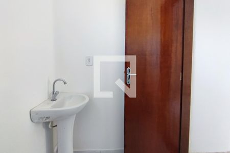 Banheiro Suíte de casa para alugar com 2 quartos, 75m² em Parque Santa Bárbara, Campinas