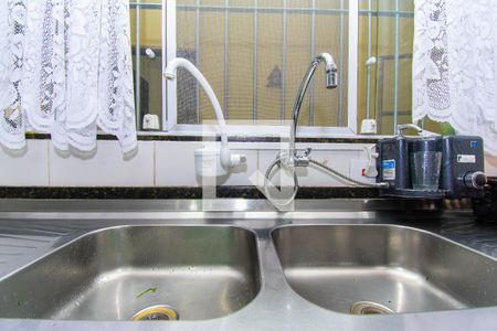 Casa à venda com 150m², 3 quartos e 2 vagas Casa à venda com 150m², 3 quartos e 2 vagasCozinha - Torneira