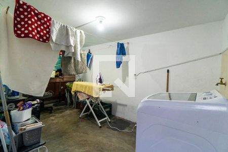 Casa à venda com 200m², 4 quartos e 2 vagas Casa à venda com 200m², 4 quartos e 2 vagasCasa 2 - Área de Serviço