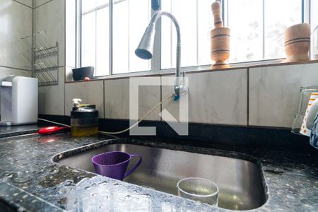 Casa à venda com 200m², 4 quartos e 2 vagas Casa à venda com 200m², 4 quartos e 2 vagasCasa 1 - Cozinha Detalhe