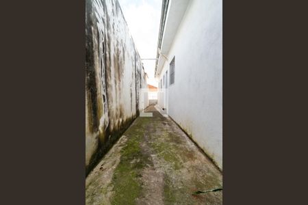 Casa à venda com 200m², 4 quartos e 2 vagas Casa à venda com 200m², 4 quartos e 2 vagasCorredor Lateral