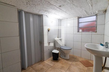 Casa à venda com 200m², 4 quartos e 2 vagas Casa à venda com 200m², 4 quartos e 2 vagasCasa 2 - Banheiro de Serviço