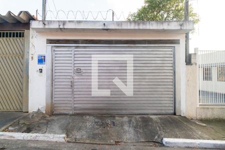 Casa à venda com 200m², 4 quartos e 2 vagas Casa à venda com 200m², 4 quartos e 2 vagasFachada