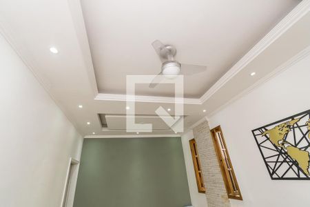 Sala - Detalhe das luminárias de apartamento à venda com 2 quartos, 80m² em Braz de Pina, Rio de Janeiro