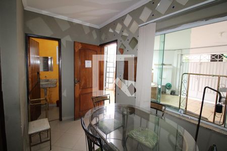 Casa para alugar com 100m², 2 quartos e 1 vagaSala