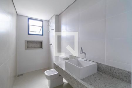 Apartamento à venda com 140m², 4 quartos e 4 vagas Apartamento à venda com 140m², 4 quartos e 4 vagasBanheiro da suíte 2