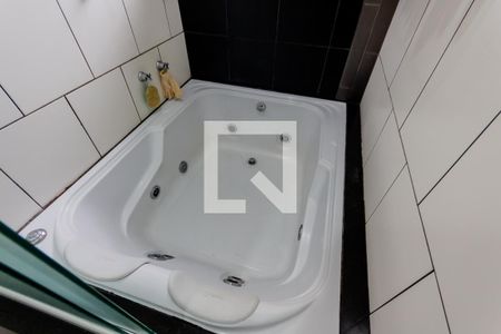 Casa à venda com 320m², 4 quartos e 4 vagas Casa à venda com 320m², 4 quartos e 4 vagasBanheira