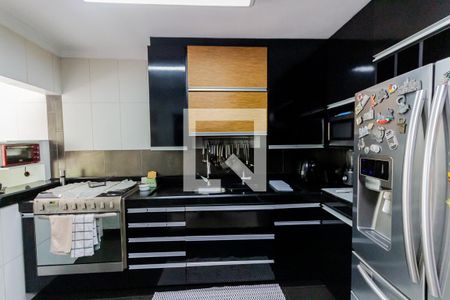 Casa à venda com 320m², 4 quartos e 4 vagas Casa à venda com 320m², 4 quartos e 4 vagasArmário