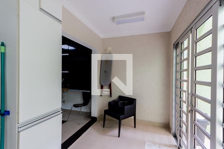 Casa à venda com 320m², 4 quartos e 4 vagas Casa à venda com 320m², 4 quartos e 4 vagasÁrea de Serviço