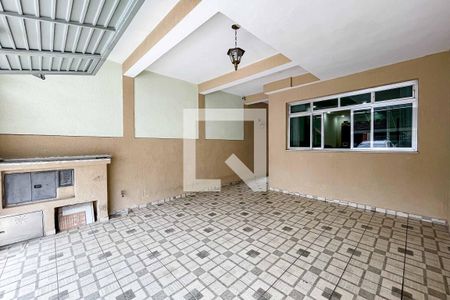 Casa à venda com 145m², 3 quartos e 2 vagas Casa à venda com 145m², 3 quartos e 2 vagasGaragem