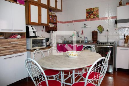 Casa à venda com 164m², 4 quartos e 1 vaga Casa à venda com 164m², 4 quartos e 1 vagaCozinha