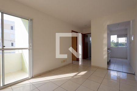 Sala de apartamento para alugar com 2 quartos, 50m² em Jardim Isis, Cotia