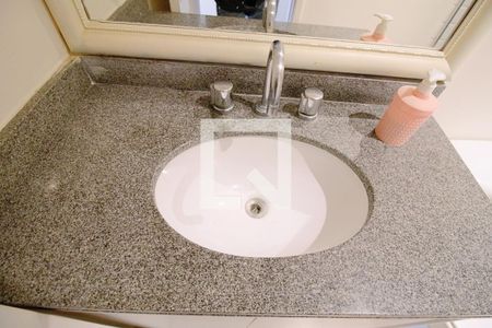 Apartamento à venda com 57m², 2 quartos e 2 vagas Apartamento à venda com 57m², 2 quartos e 2 vagasBanheiro