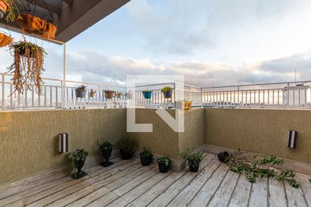 Apartamento à venda com 200m², 4 quartos e 6 vagas Apartamento à venda com 200m², 4 quartos e 6 vagasTerraço