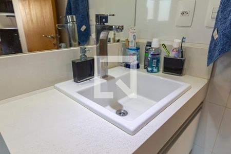 Apartamento à venda com 200m², 4 quartos e 6 vagas Apartamento à venda com 200m², 4 quartos e 6 vagasdetalhe do Banheiro da Suite 1