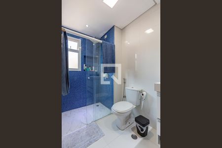 Apartamento à venda com 200m², 4 quartos e 6 vagas Apartamento à venda com 200m², 4 quartos e 6 vagasBanheiro da Suite 1