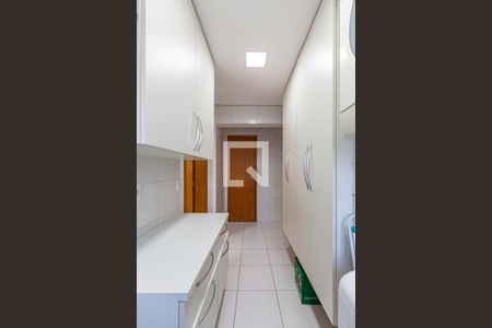 Apartamento à venda com 200m², 4 quartos e 6 vagas Apartamento à venda com 200m², 4 quartos e 6 vagasÁrea de Serviço