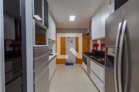 Apartamento à venda com 200m², 4 quartos e 6 vagas Apartamento à venda com 200m², 4 quartos e 6 vagasCozinha