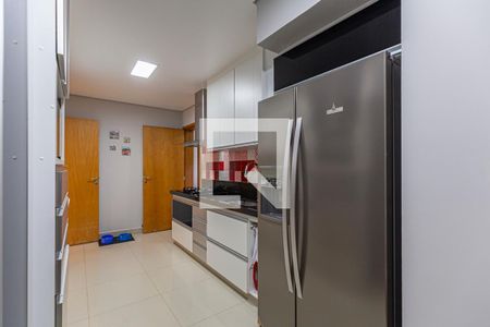 Apartamento à venda com 200m², 4 quartos e 6 vagas Apartamento à venda com 200m², 4 quartos e 6 vagasCozinha