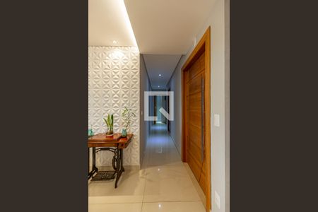 Apartamento à venda com 200m², 4 quartos e 6 vagas Apartamento à venda com 200m², 4 quartos e 6 vagasCorredor Dormitórios