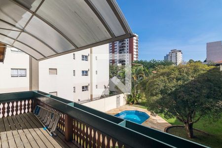 Casa à venda com 800m², 5 quartos e 7 vagasVaranda da Suite 3