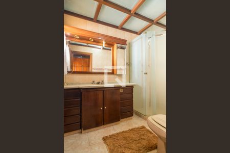 Casa à venda com 800m², 5 quartos e 7 vagasBanheiro da Suite 4