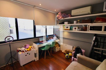 Apartamento à venda com 187m², 4 quartos e 2 vagas Apartamento à venda com 187m², 4 quartos e 2 vagasQuarto